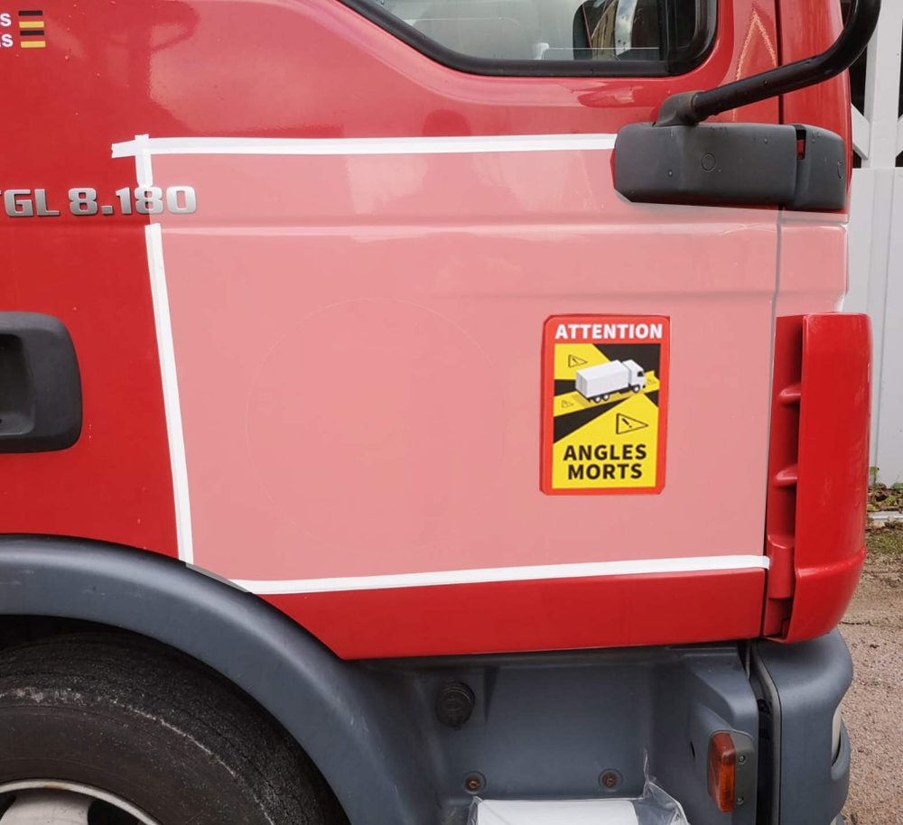 Rechtslage 2025: Angles Morts Pflicht & neue Sicherheitsregeln für Lkw, Bus & Wohnmobile